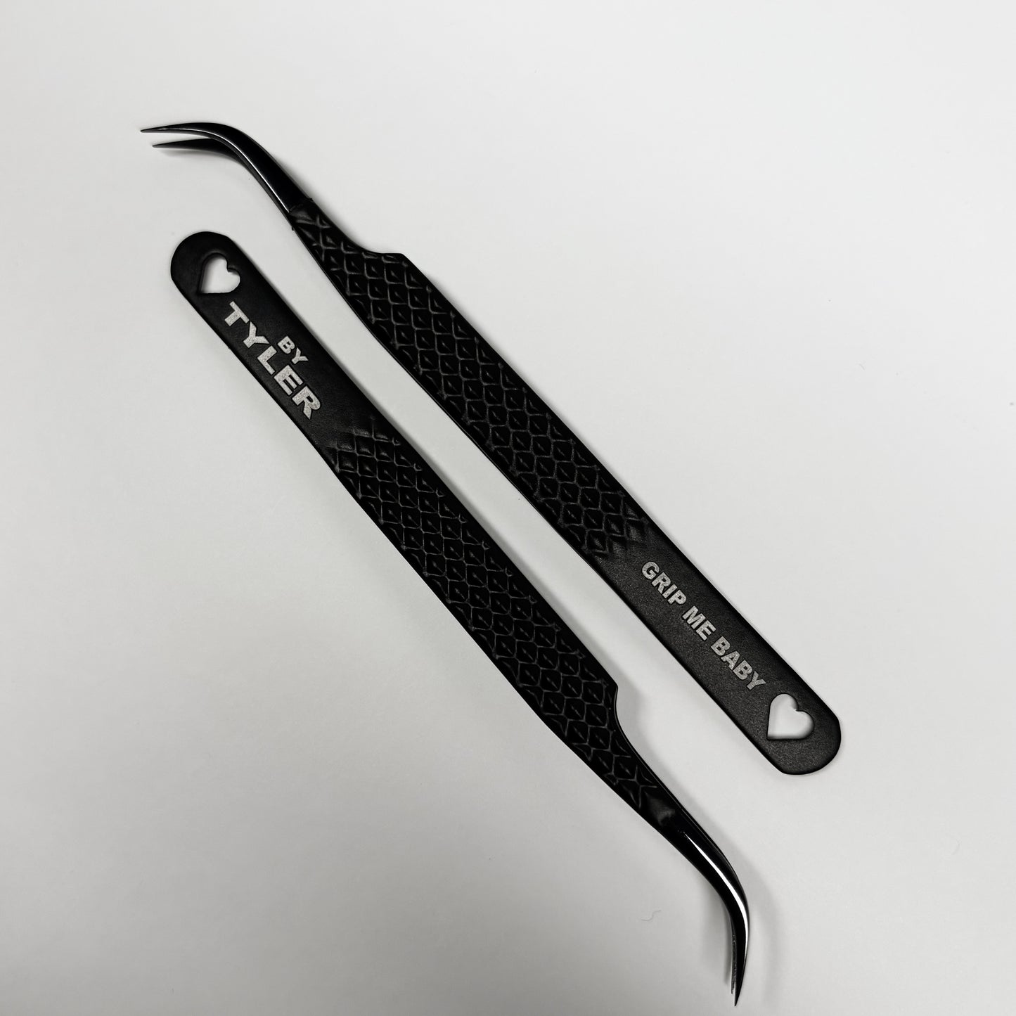 GRIP ME BABY - CURVED ISOLATION