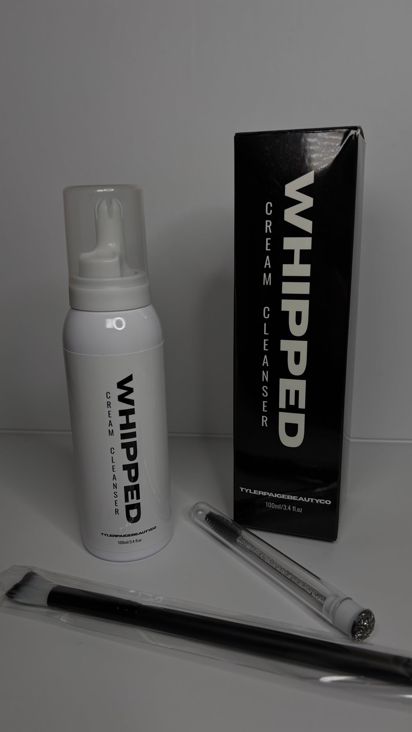 * NEW * WHIPPED CREAM CLEANSER